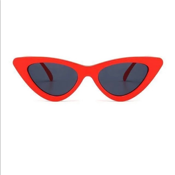 ❤️❤️ Red Cat Eye Style Sunglasses❤️🔥❤️🔥 - Picture 1 of 2